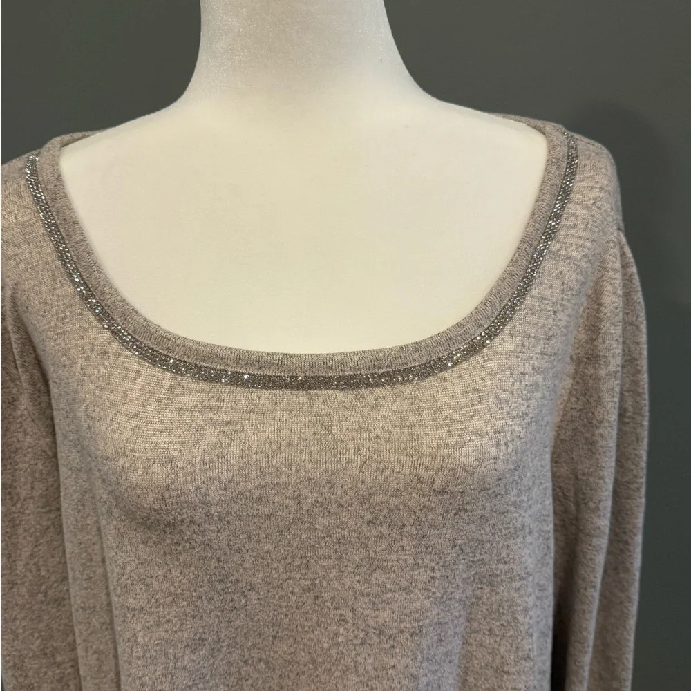 *GENTLY WORN* 89th & Madison Size 3X Cream Rhinestone Scoopneck Pullover Blouse - Picture 3 of 7